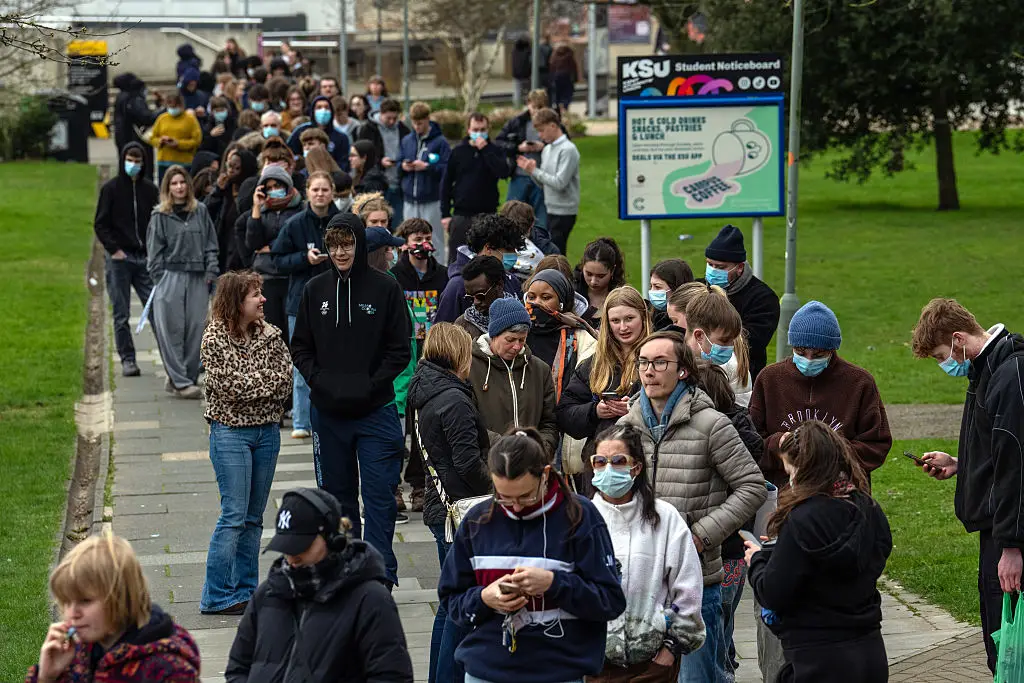 Students queuing up to be vaccinated against meningitis B (Carl Court/Getty Images)