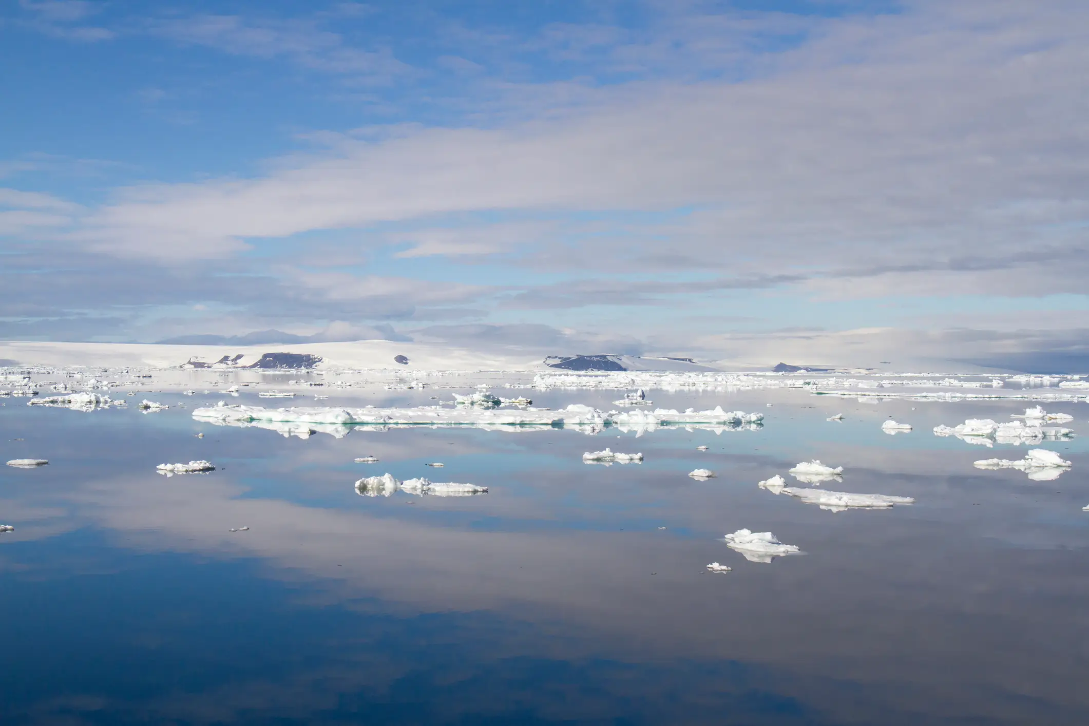 If the ‘Doomsday Glacier’ collapsed entirely, sea levels would rise by 65cm (Getty Stock Image)