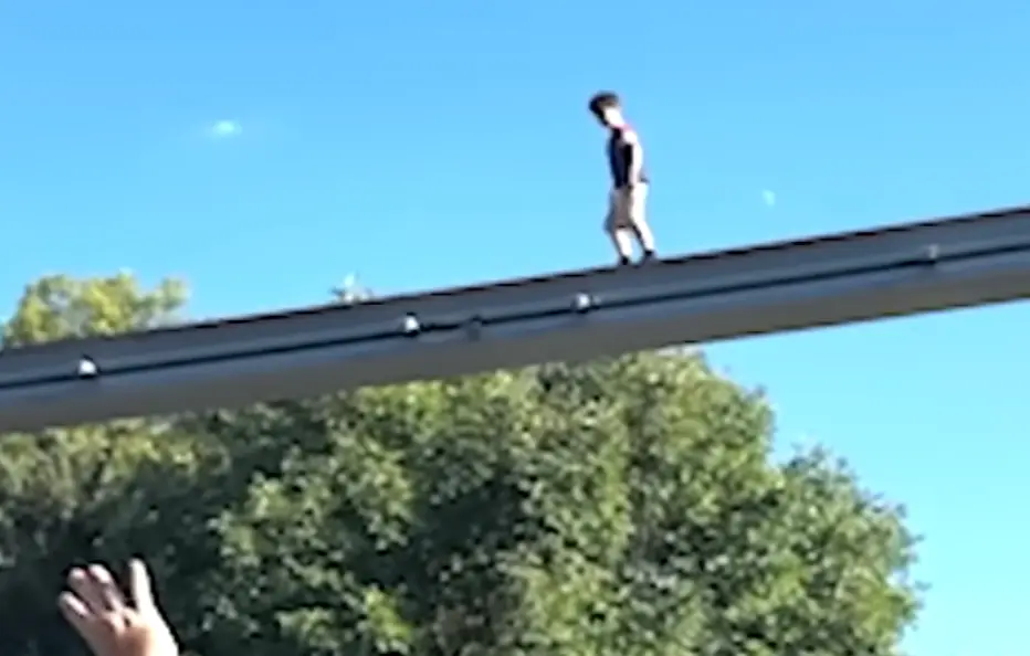 The child was seen walking up and down the monorail (ABC7)