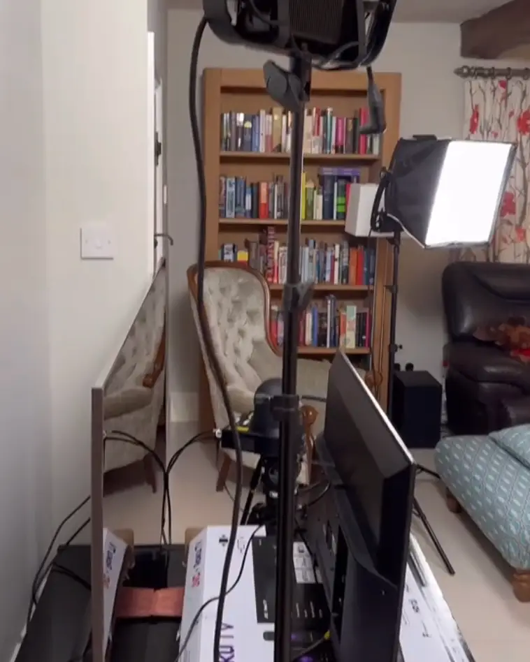 Gogglebox fans were surprised to see how the show is set up. (Tiktok/melowencomedy)
