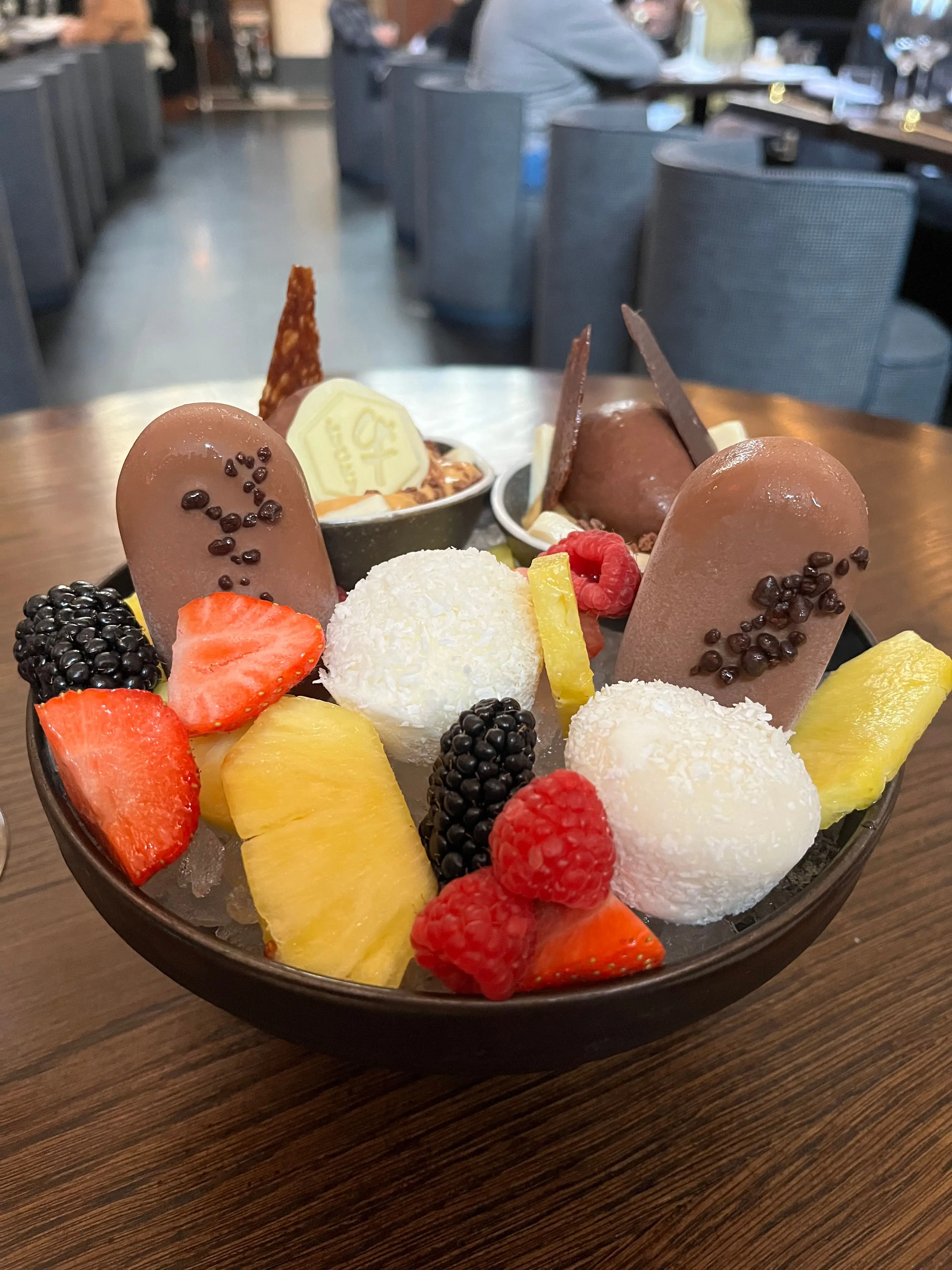 Was the dessert platter enough to save it? (LADbible)