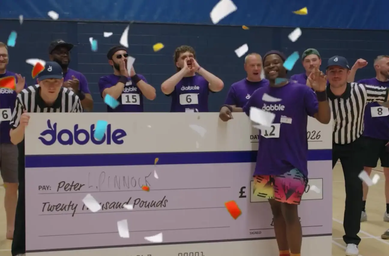 Peter Pinnock with his £20,000 cheque (Dabble.co.uk)