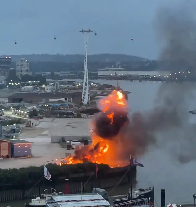 The explosion caused confusion amongst onlookers. (X/@ImightbeAnas)