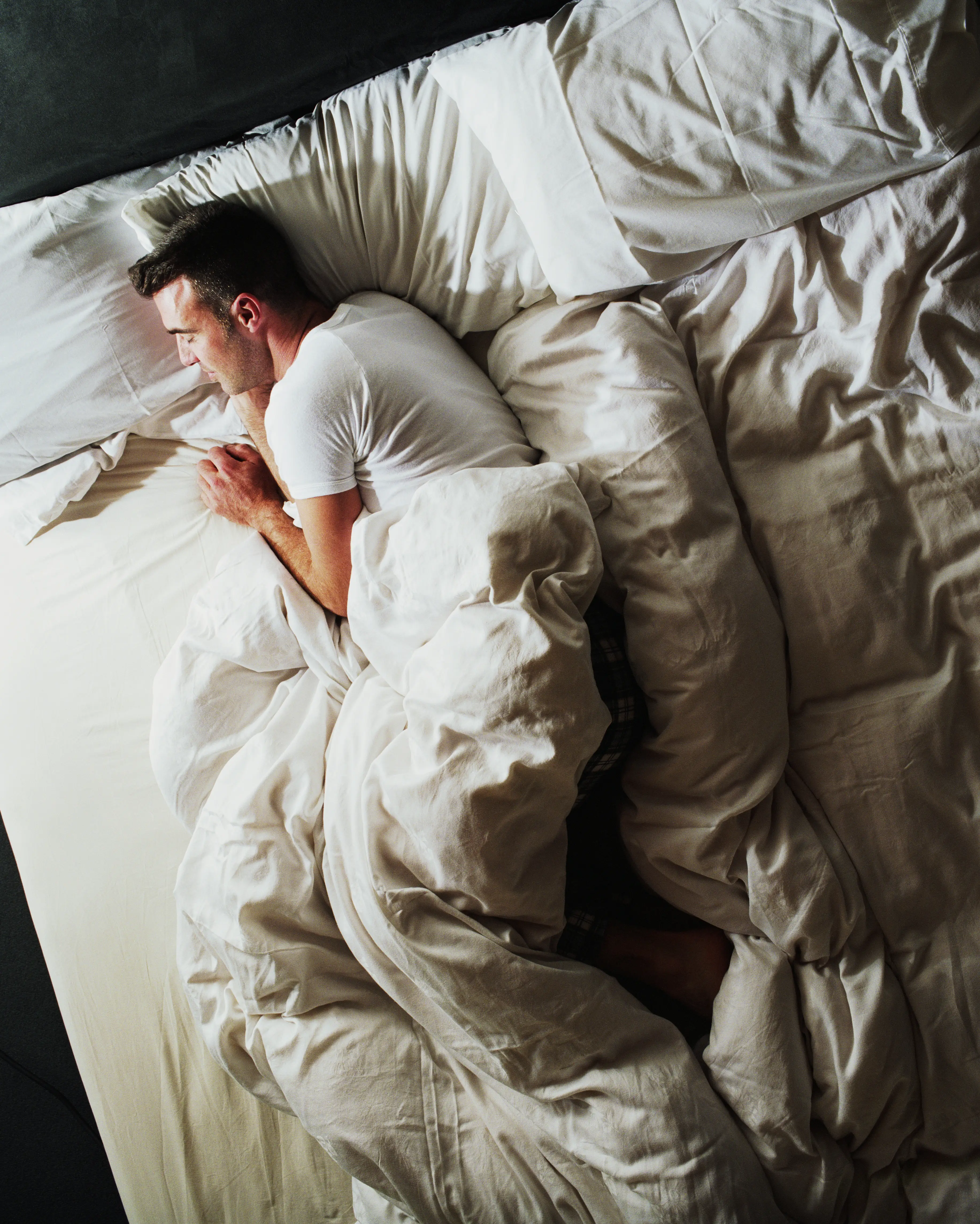 A sleep expert has urged people not to ignore one common symptom.
