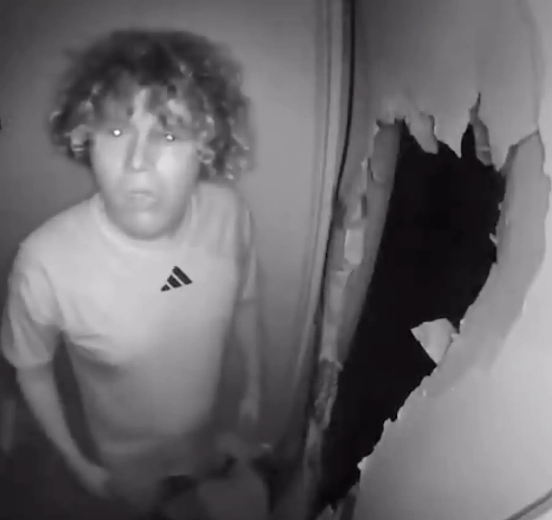 Would you lock yourself away for a month and broadcast it for content? (YouTube/Norme)