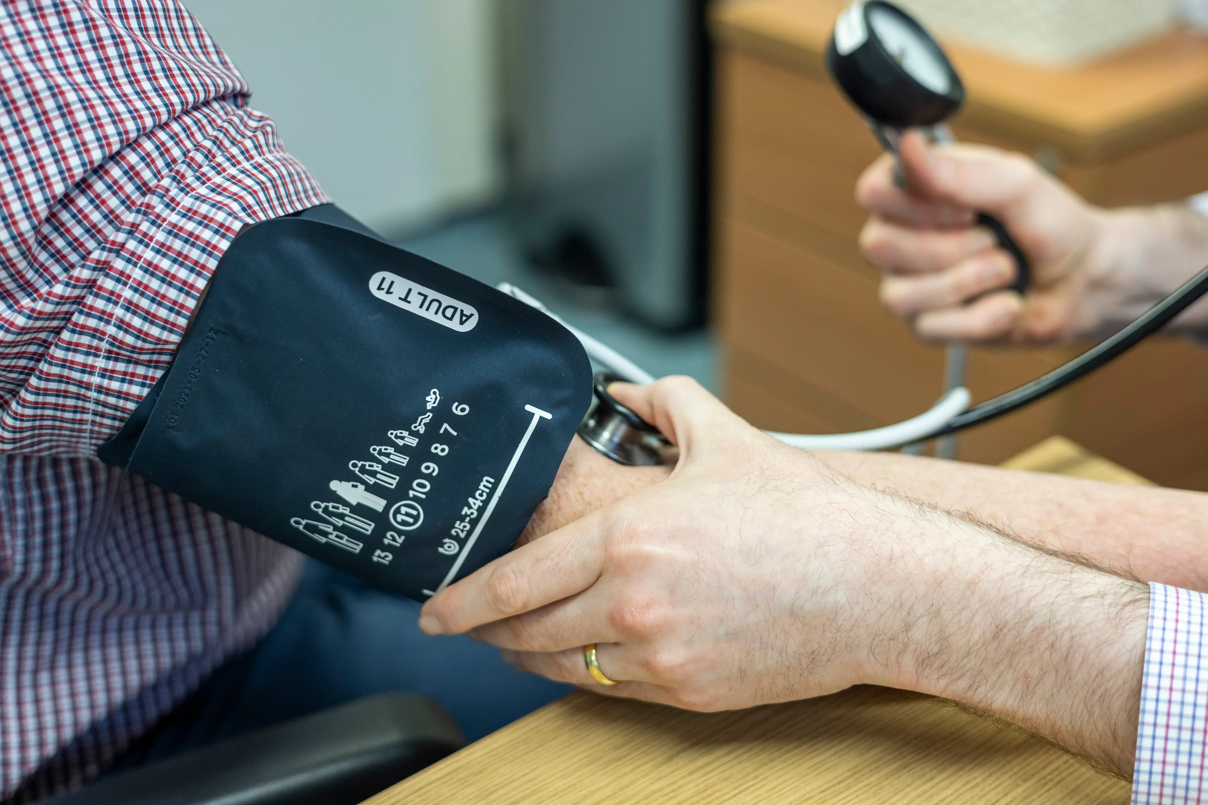 Giving up drinking can help improve blood pressure (Getty Stock Image)