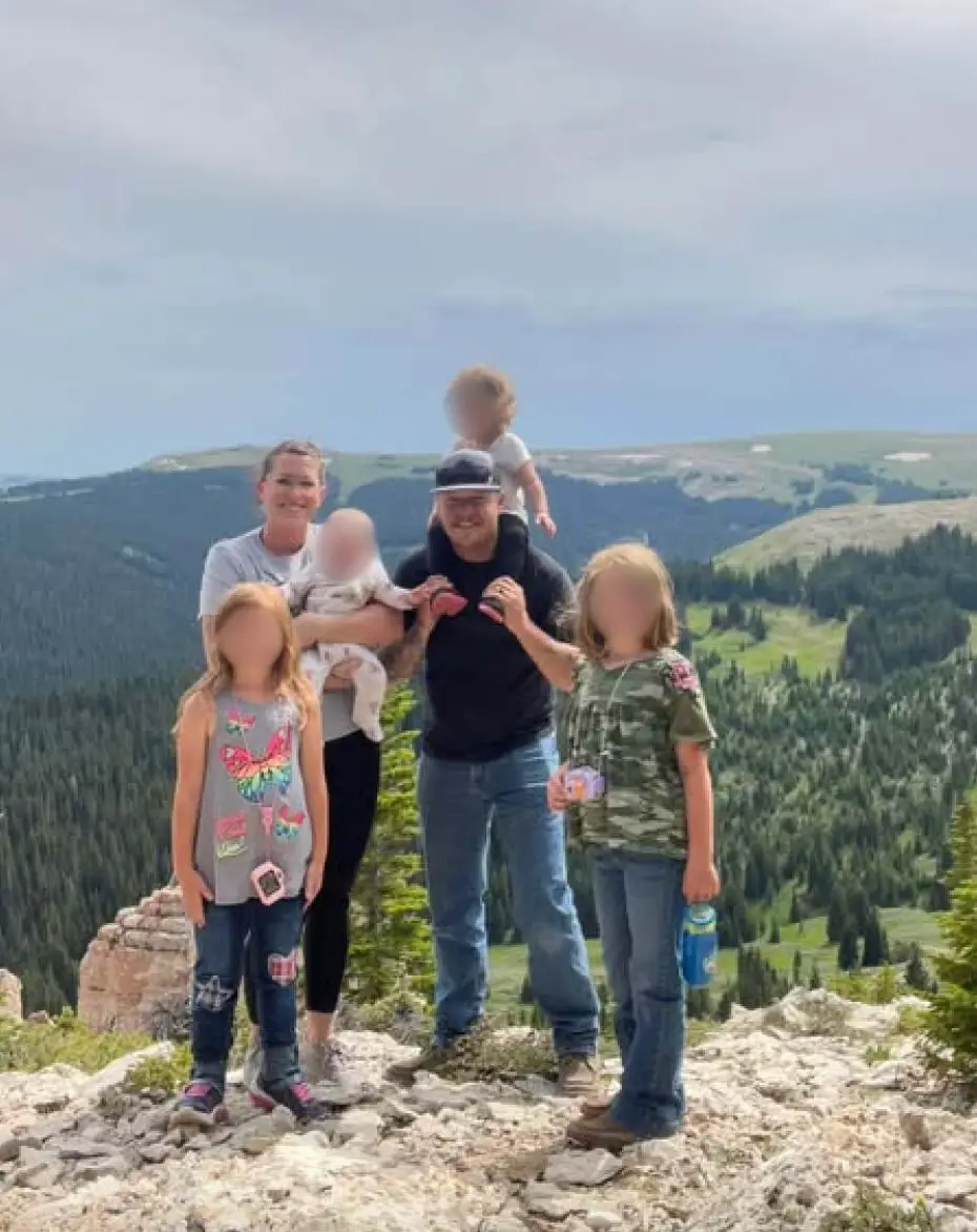 The mother and her fourth daughter were in critical condition (Facebook)