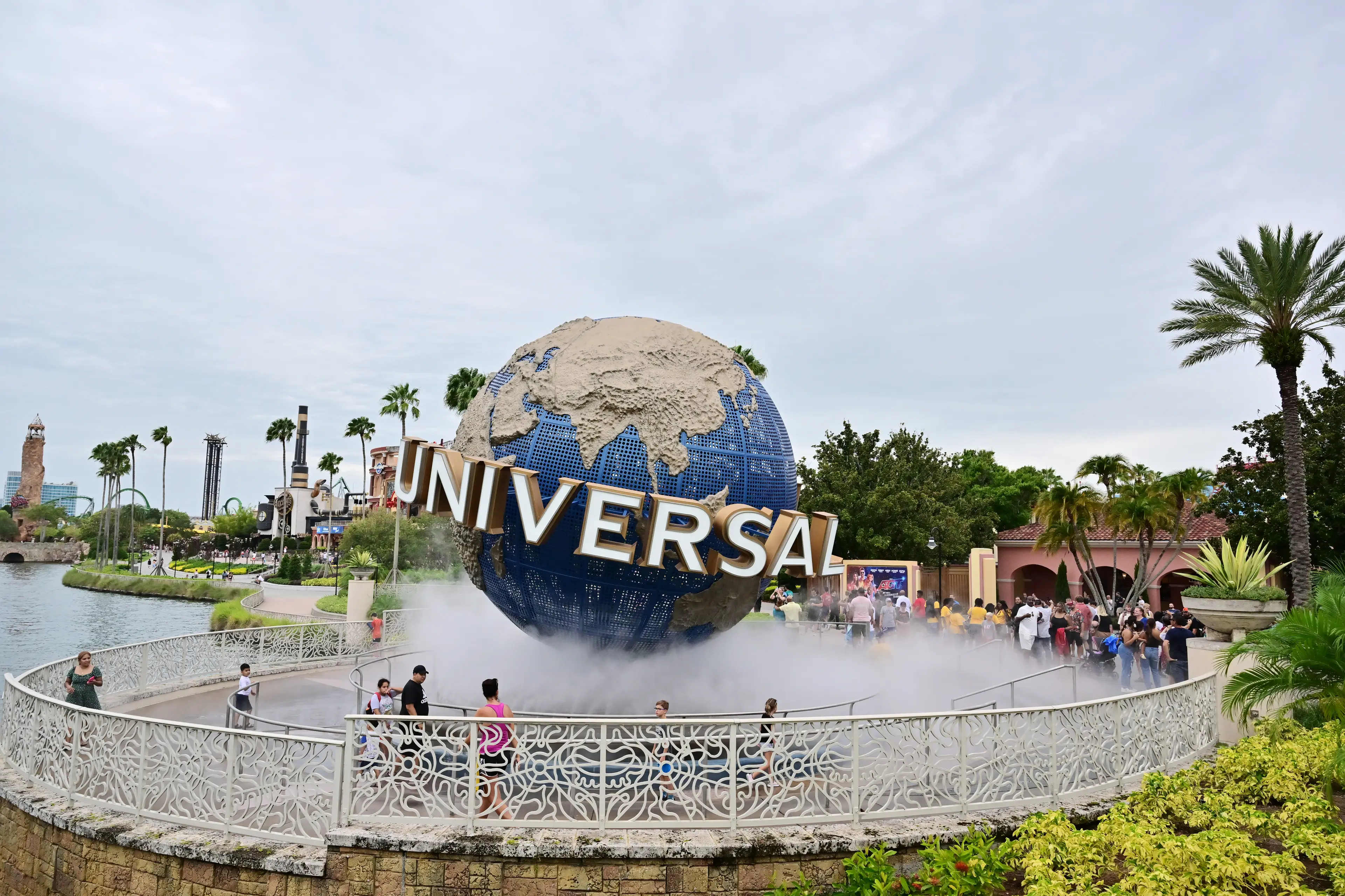 We could finally be getting our own Universal Studios theme park. (Julio Aguilar/Getty Images for Premier League)