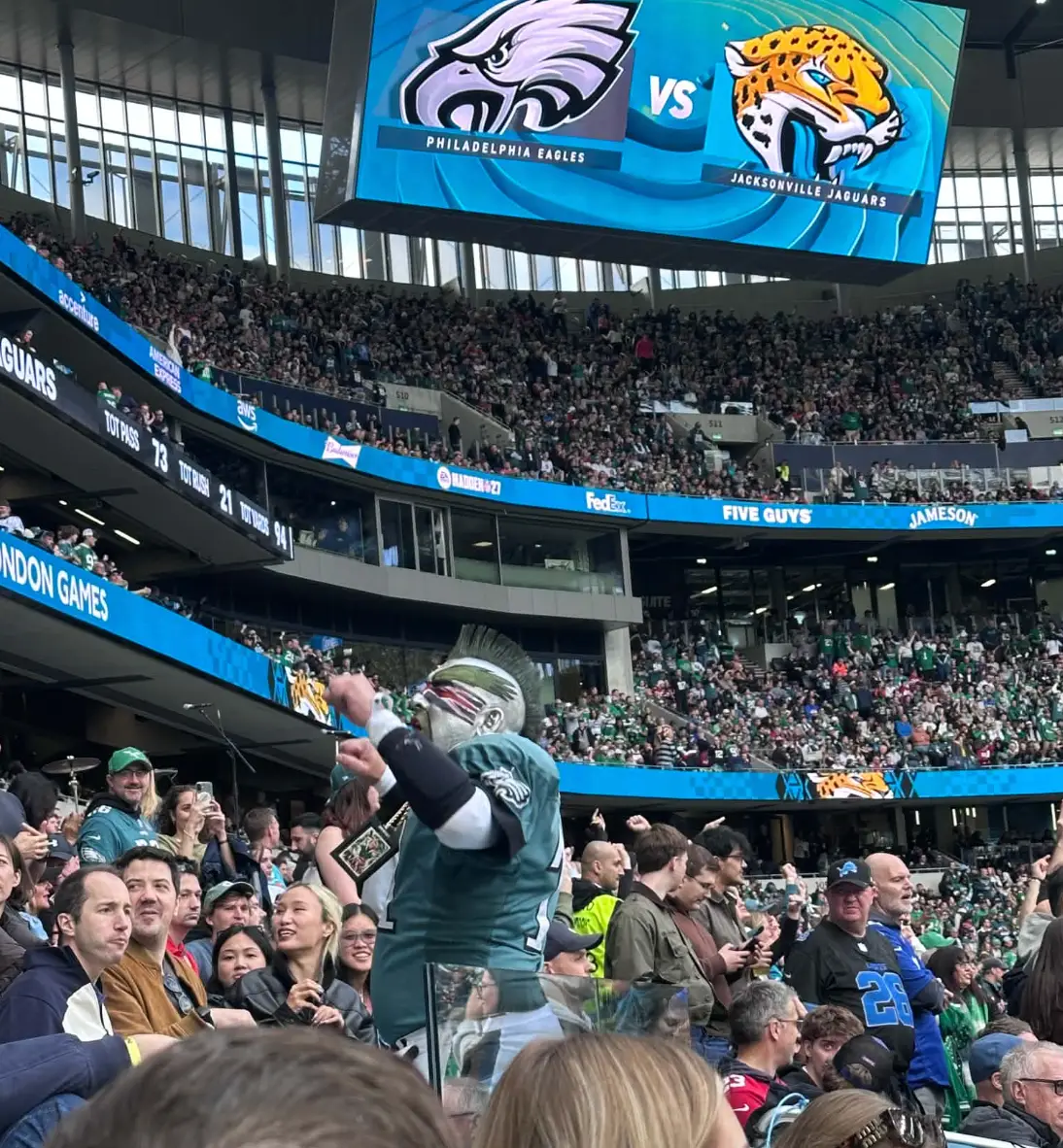Philly's number one fan getting the crowd going (LADbible)