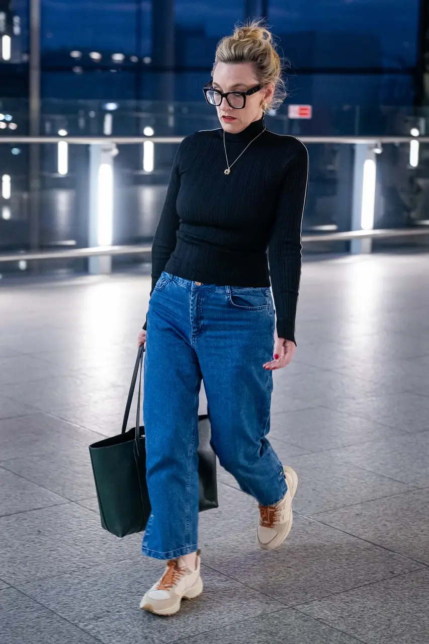 The restaurant critic was pictured on Tuesday morning (28 November) as she arrived in London.