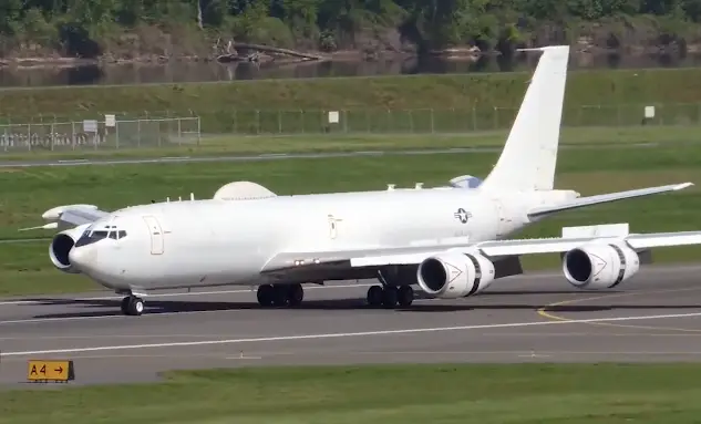 At least five Boeing E-6 Mercury aircraft were seen in the air (YouTube/U.S MILITARY SUPERIOR)