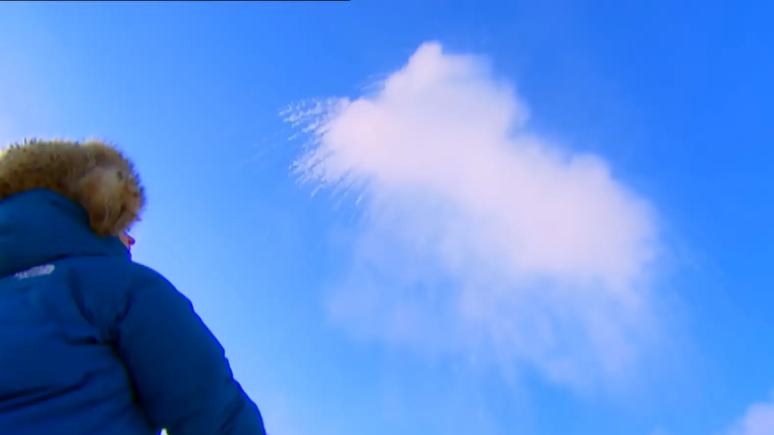 The boiling water instantly evaporated after it hit the freezing cold air.