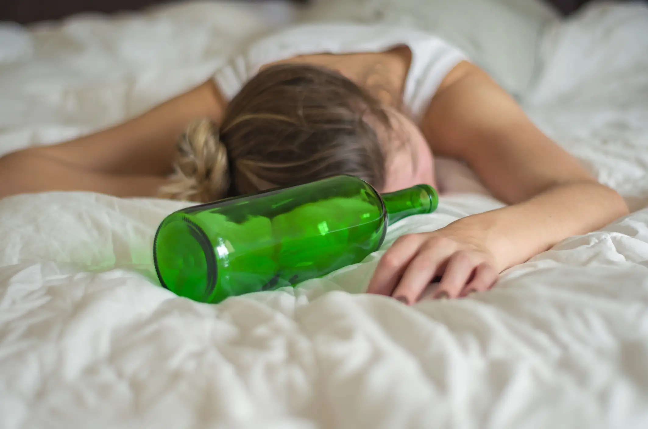 Blacking out can be a sign of alcoholism (Getty Stock)
