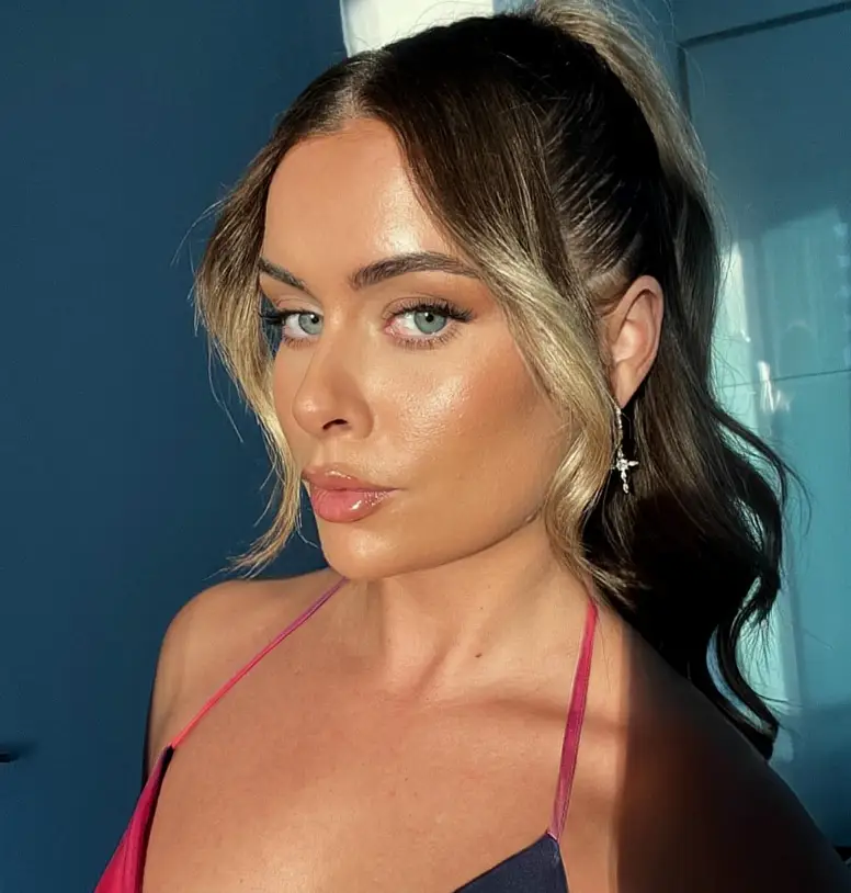 The former Love Island contestant loves the Brits. Instagram/ @kirraschofield_