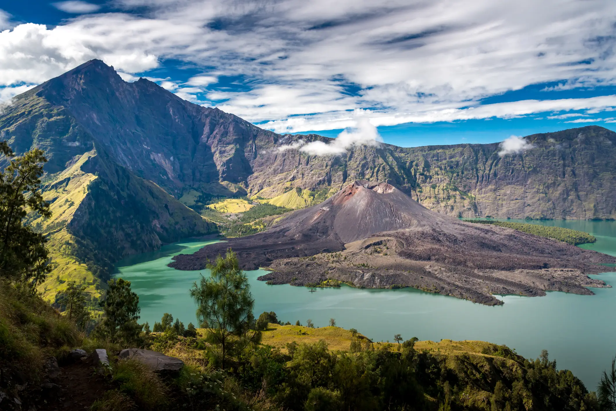 Juliana Marins had been hiking at Mount Rinjani in Indonesia (Getty Stock Image)