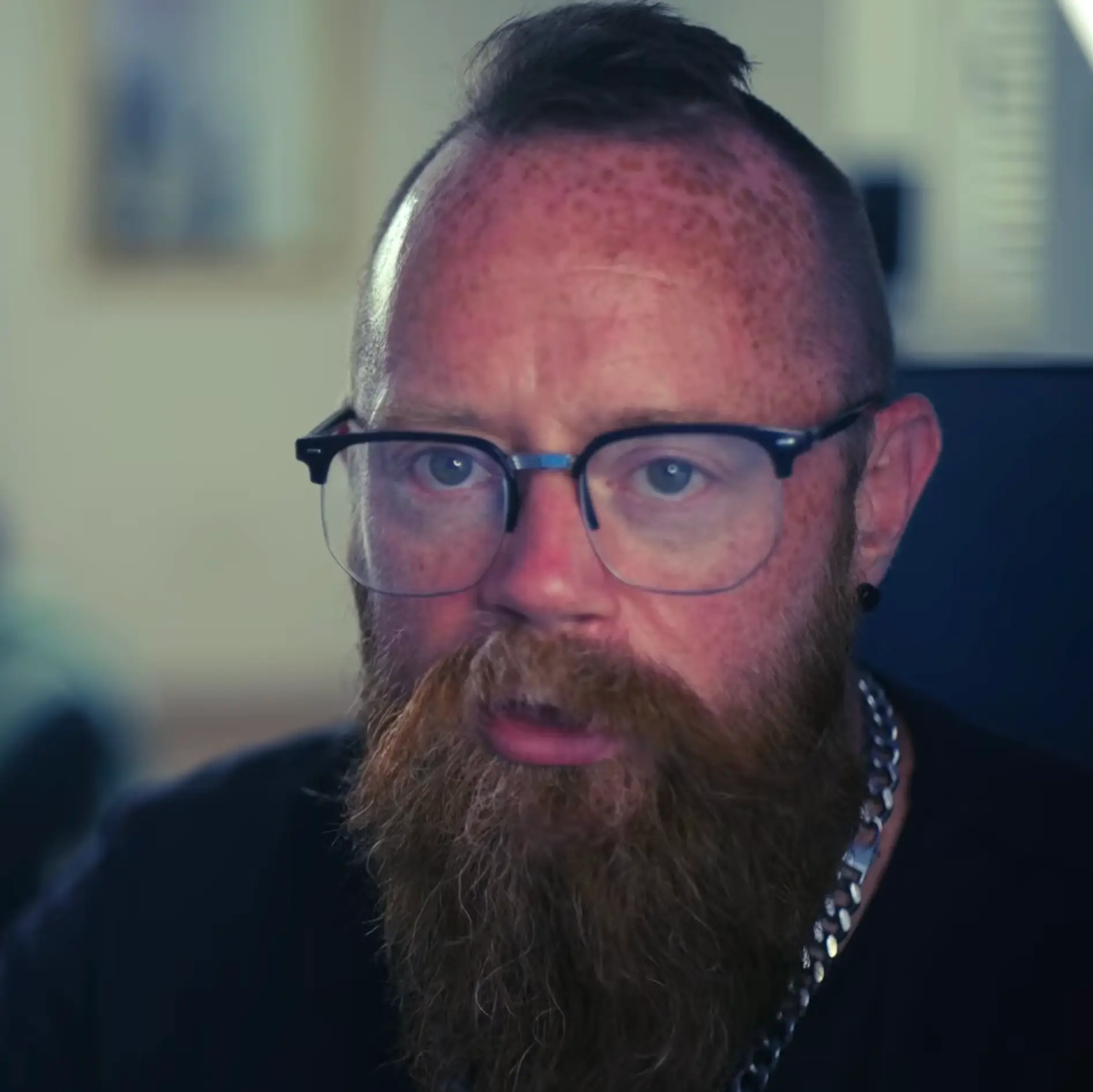 Stu said he would get annoyed at his friends for not keeping up with his drinking, and would spend a lot of money getting them drinks (YouTube/Bat Country Alcoholism & Sobriety)