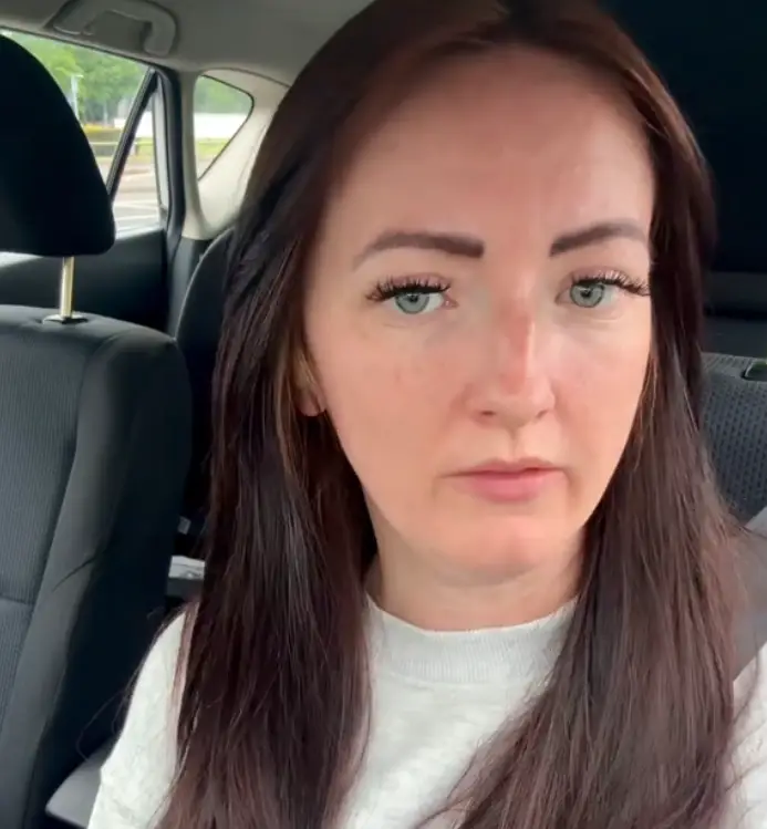 Samantha's working as a Deliveroo driver when she can find the time (TikTok/@mumtomorgan)
