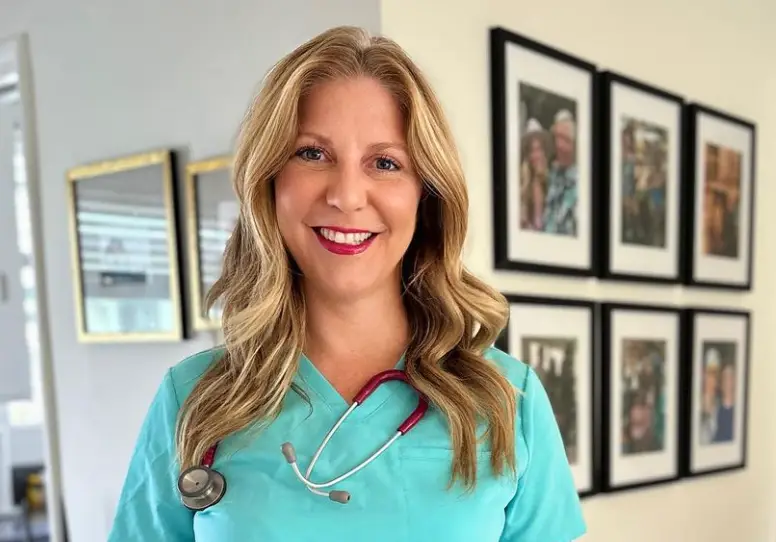 The hospice nurse has shared some of the common symptoms of what occurs near death (hospicenursejulie/Instagram)