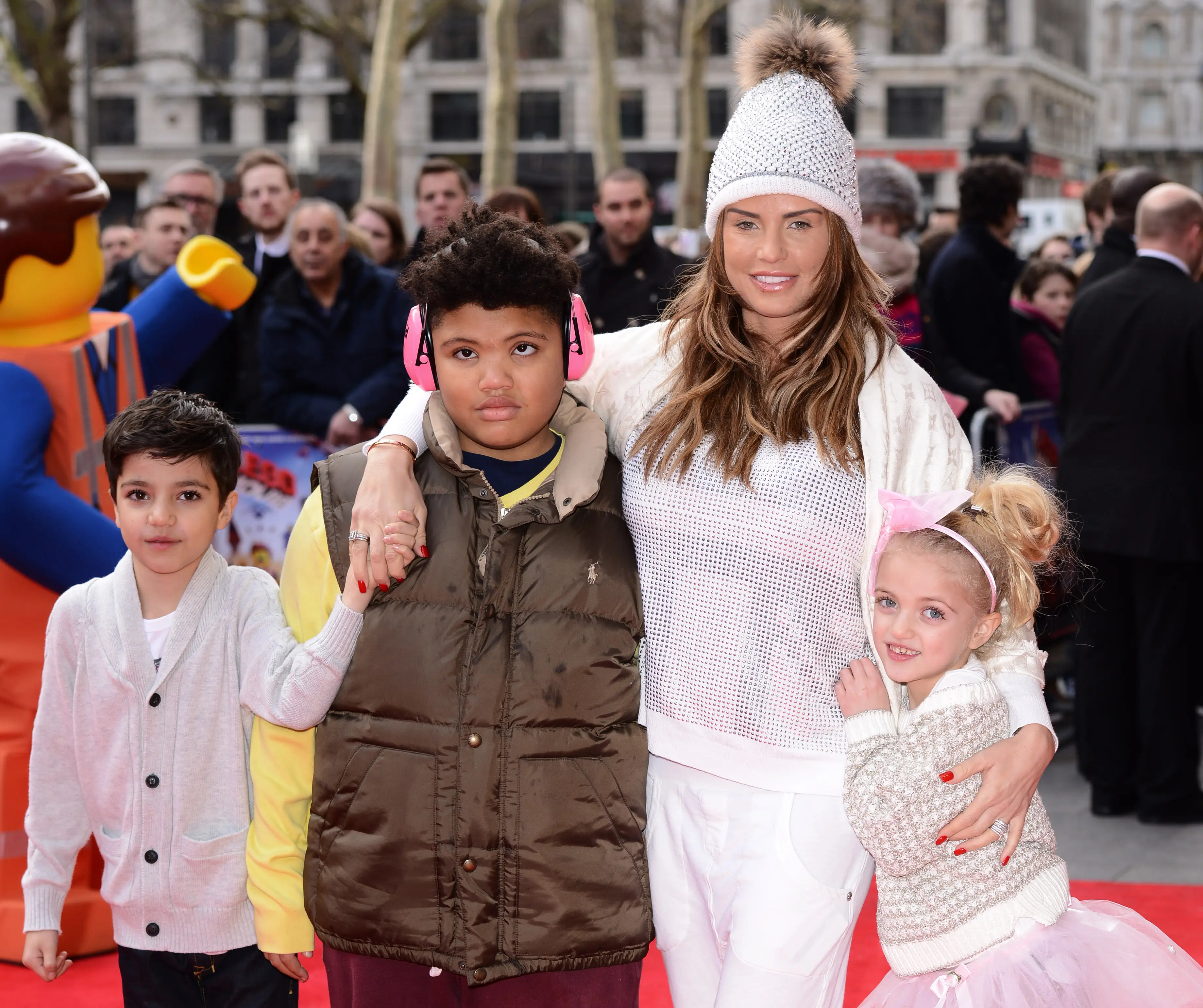 Her famous family appear in Katie Price: Nothing To Hide (Karwai Tang/Getty Images)
