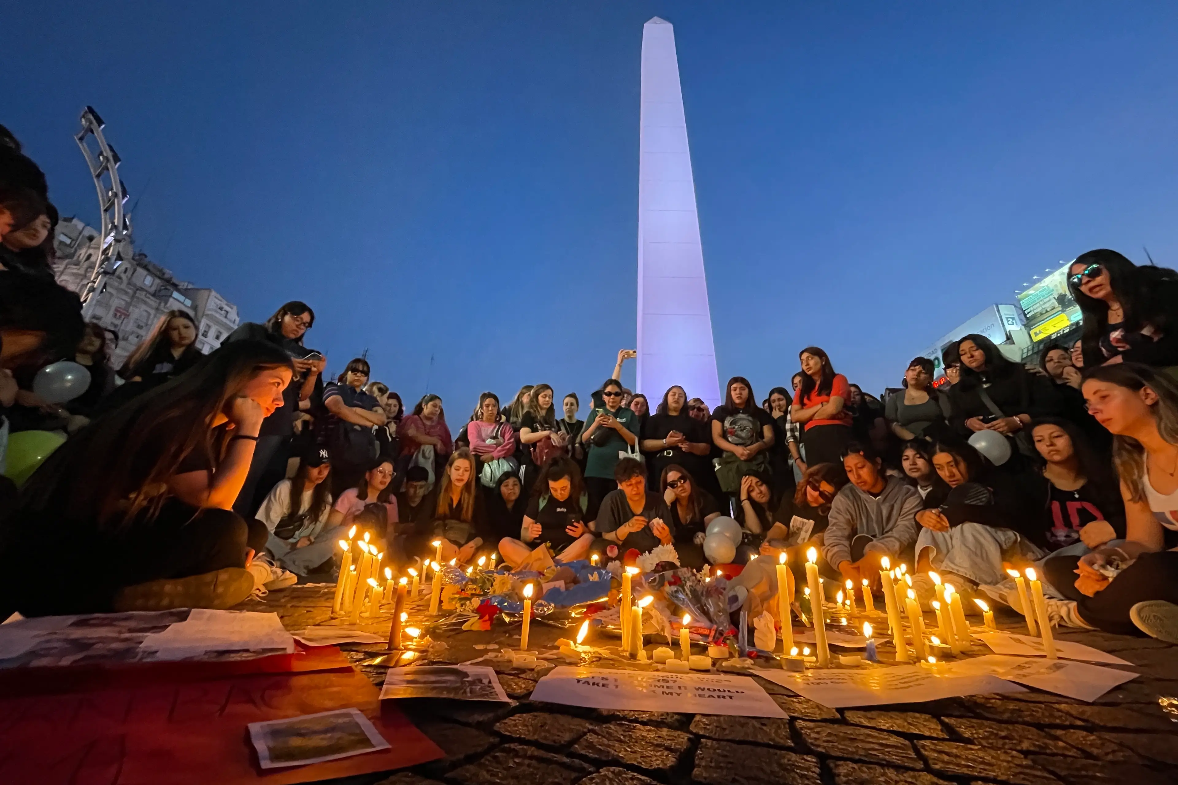 Fans in Argentina mourning the singer's death (Marcos Brindicci/Getty Images)