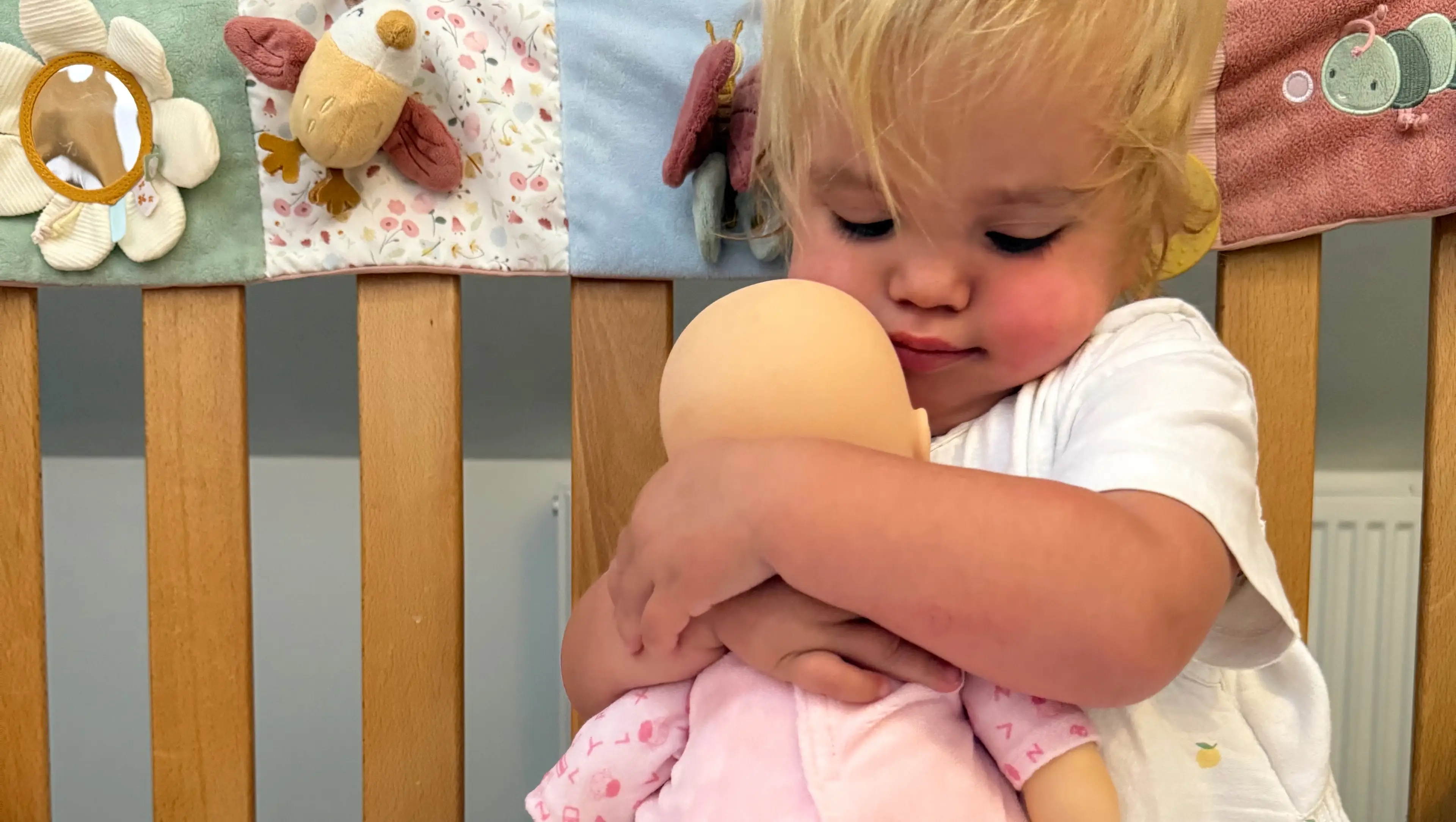 Bushy eyebrows are a sign of childhood dementia (GoFundMe/Family Handout)