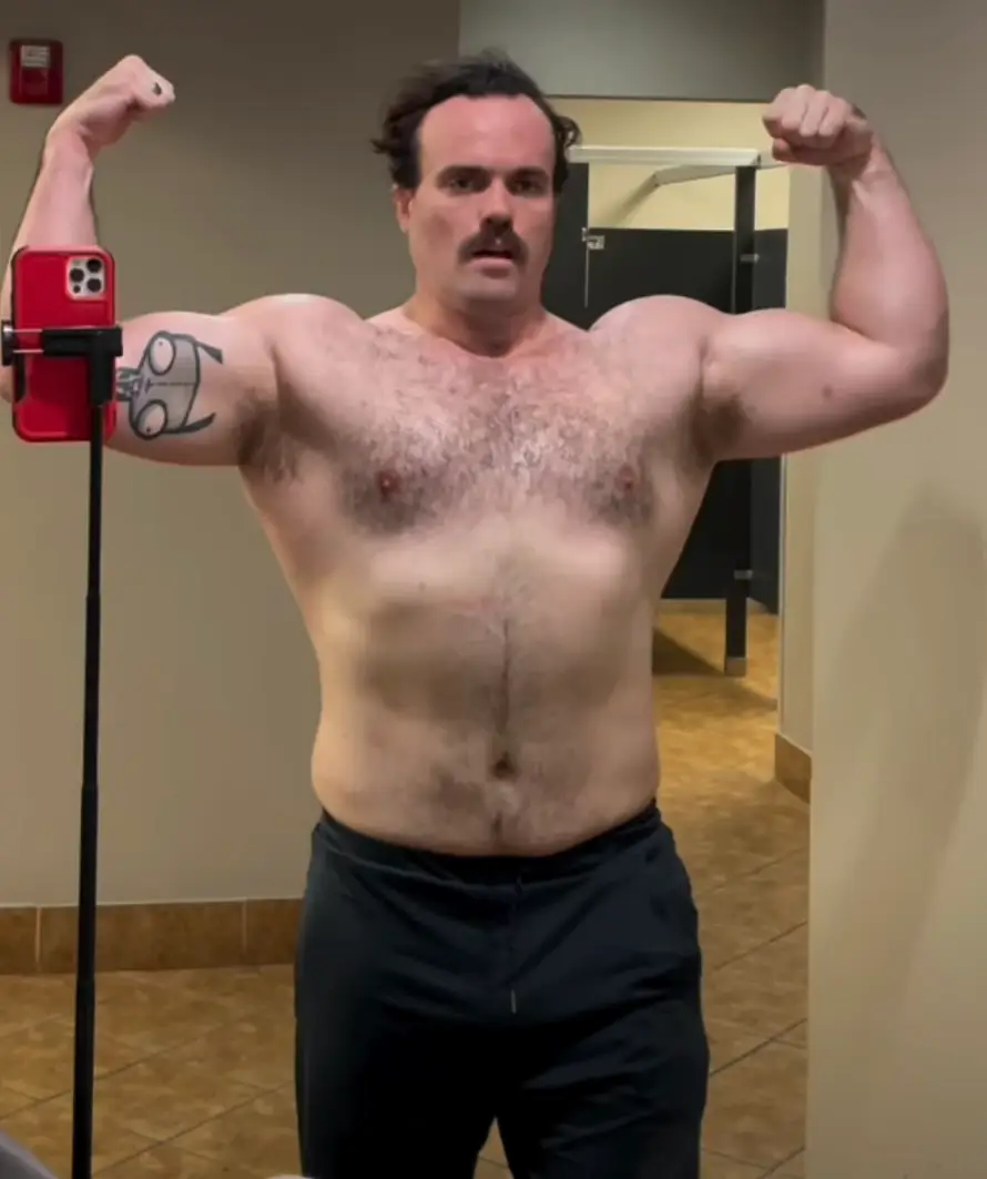 Nick indulged in a high-calorie diet in a bid to grow his muscle mass (Instagram/@supermarty9001)