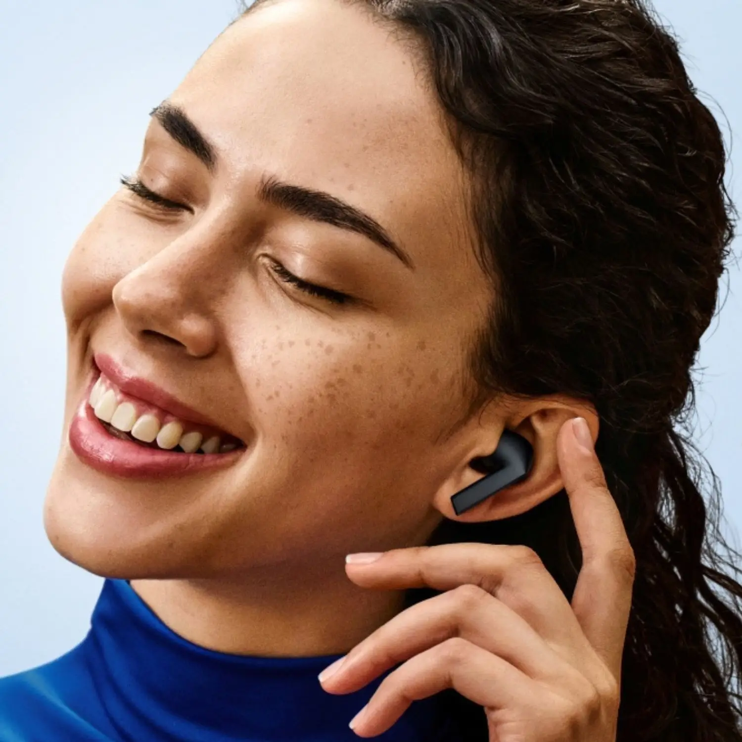 Translate live conversations while using the Galaxy Buds 3FE (Samsung)