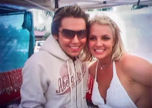 Bryan has also met the singer numerous times, including in Maui in 2006 (Instagram/@beeray416)