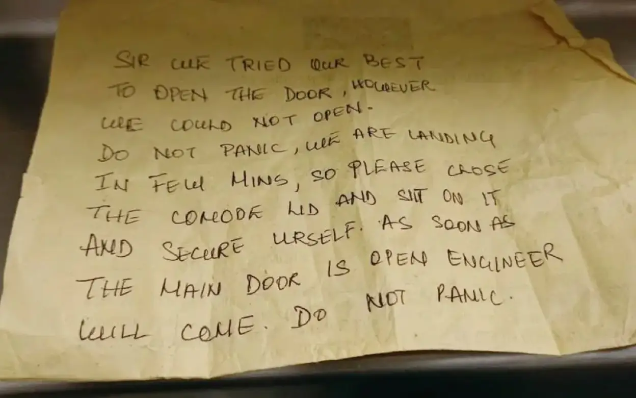 Flight crew wrote the passenger a message of reassurance.