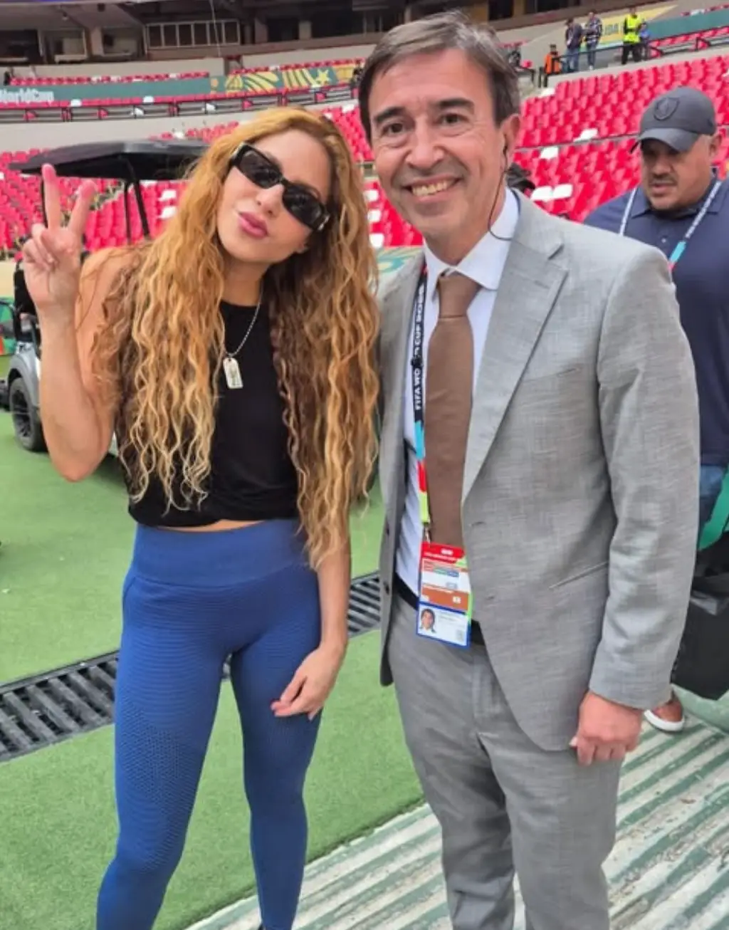 It's not everyday you have the opportunity for a photo with Shakira (Instagram/@m_benedetto)