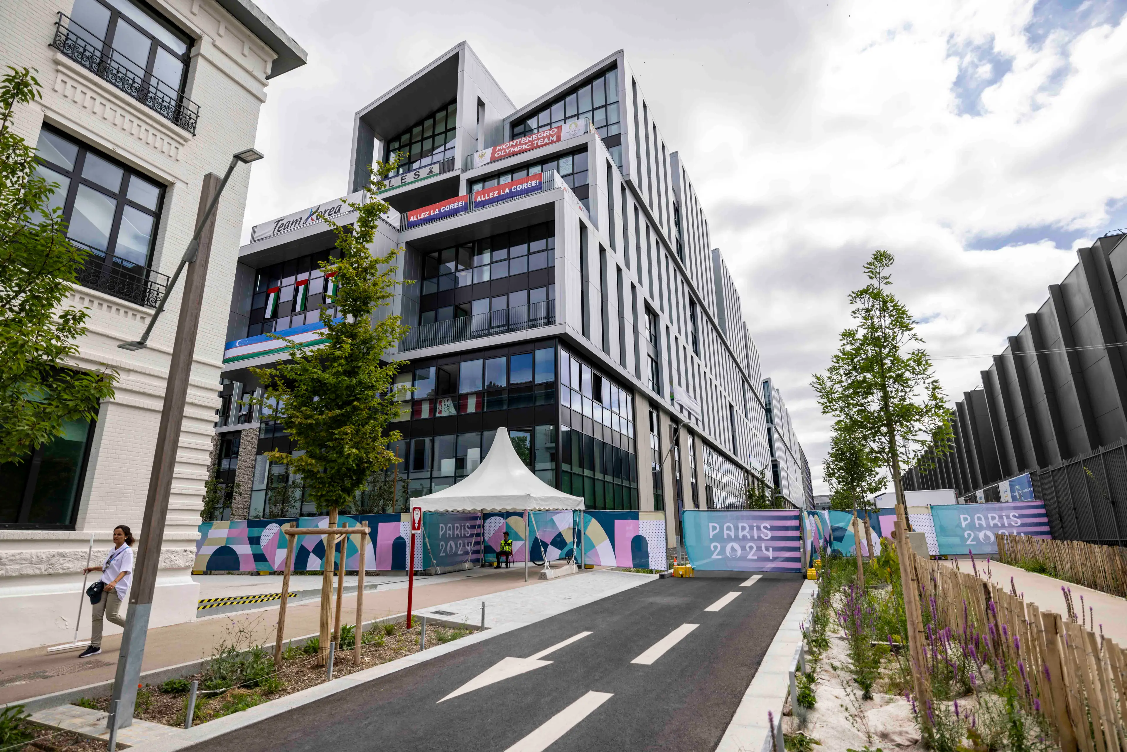 It's going to be a long hot summer in the Olympic Villa-ge. (Maja Hitij/Getty Images)