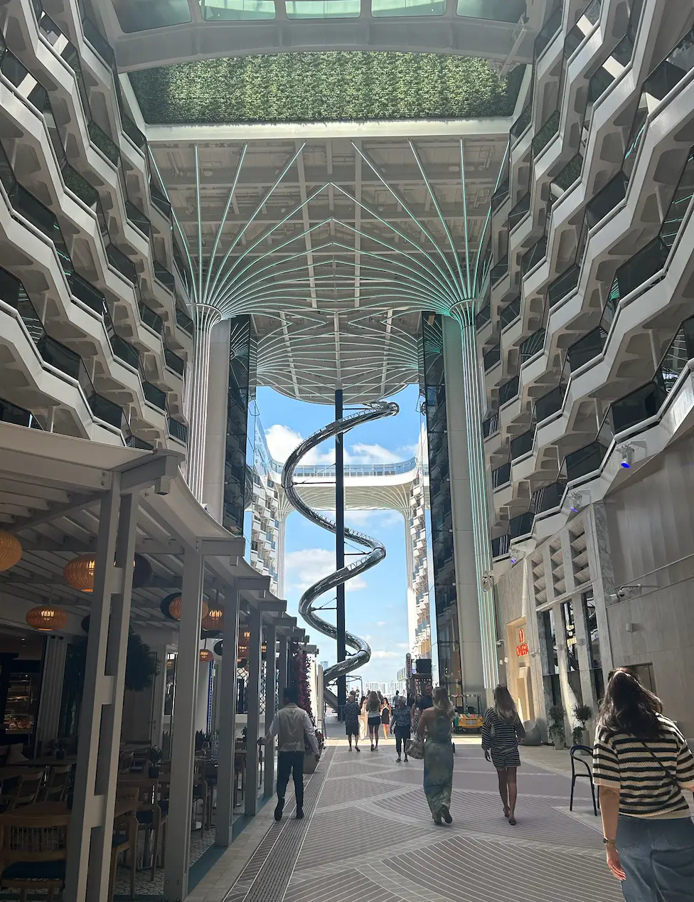 I couldn't believe the size of the brand new cruise ship (LADbible)