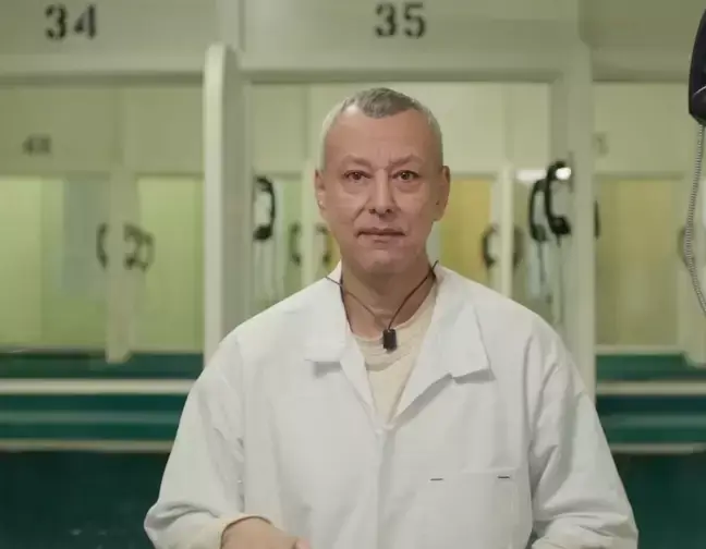 The documentary features conversations with stalkers and survivors of stalking.