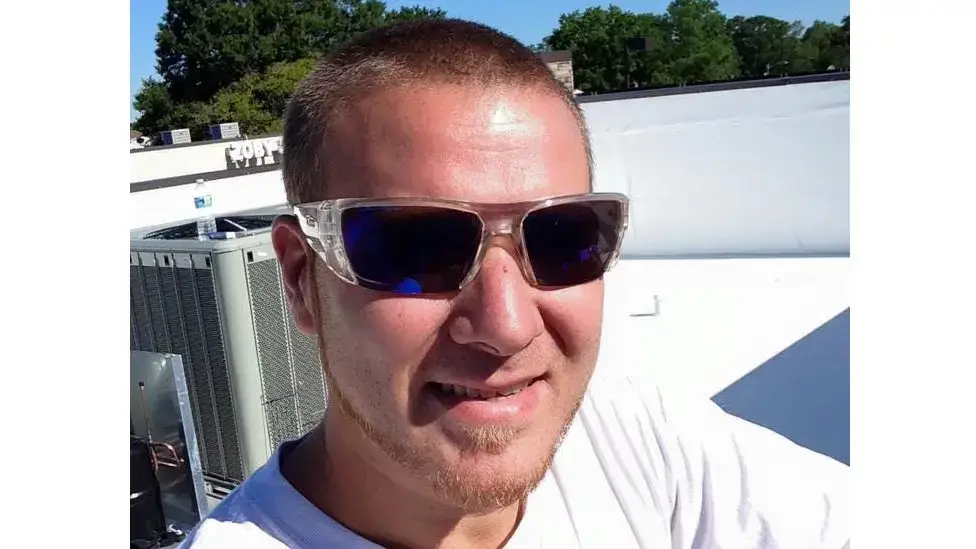 The streamer got up for a 'cigarette break' but was never seen again (Facebook)