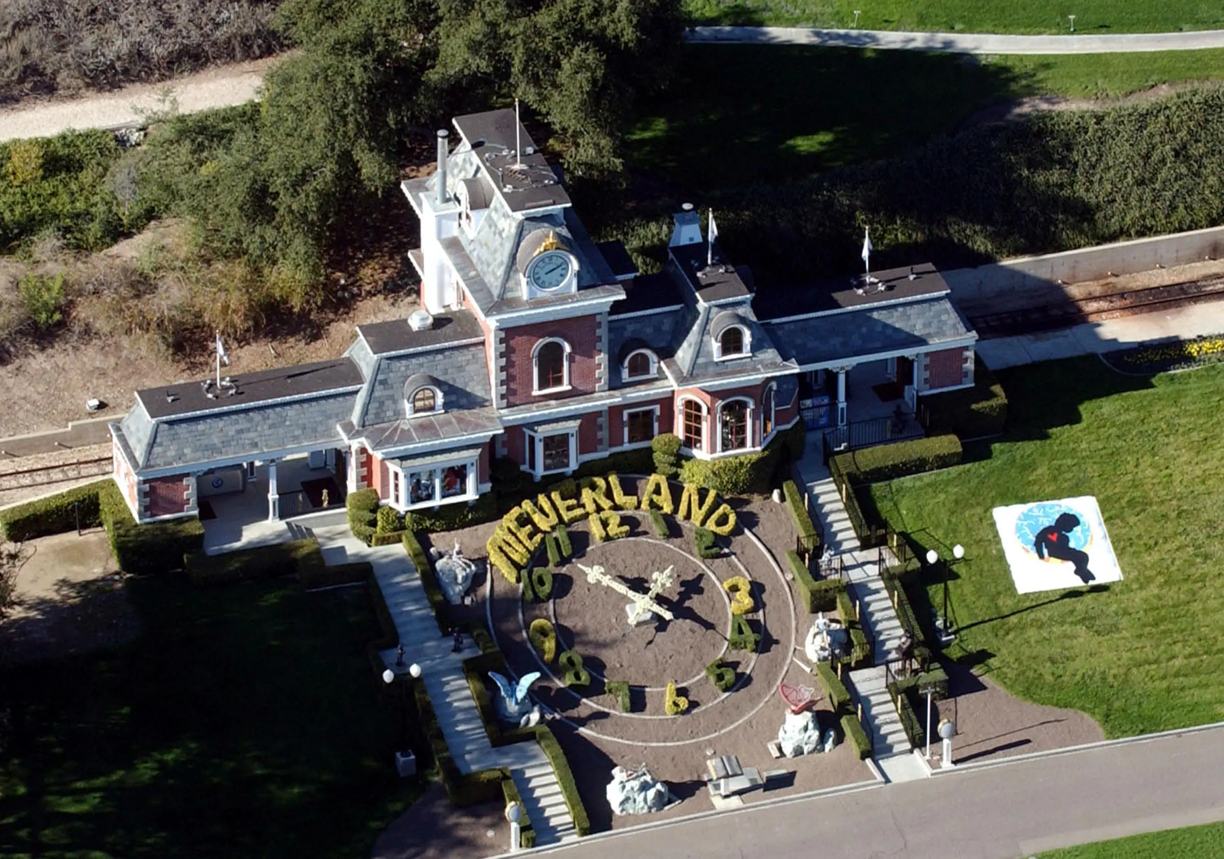 Several people who worked on the Neverland ranch spoke out (Paul Harris/Getty Images)