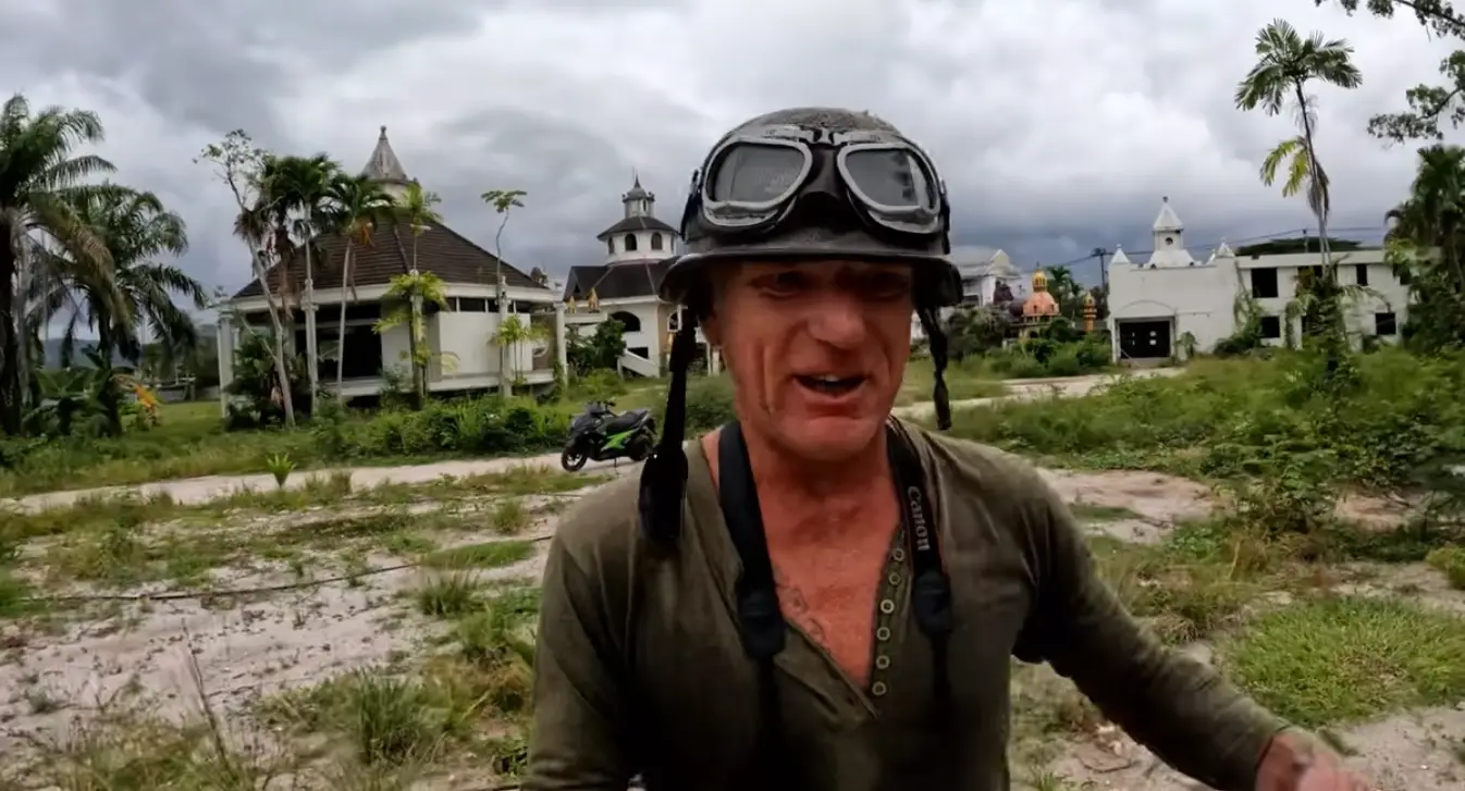 Sean King was left stunned by what he found in the deserted Phuket Zoo (YouTube/SeanKing5150)