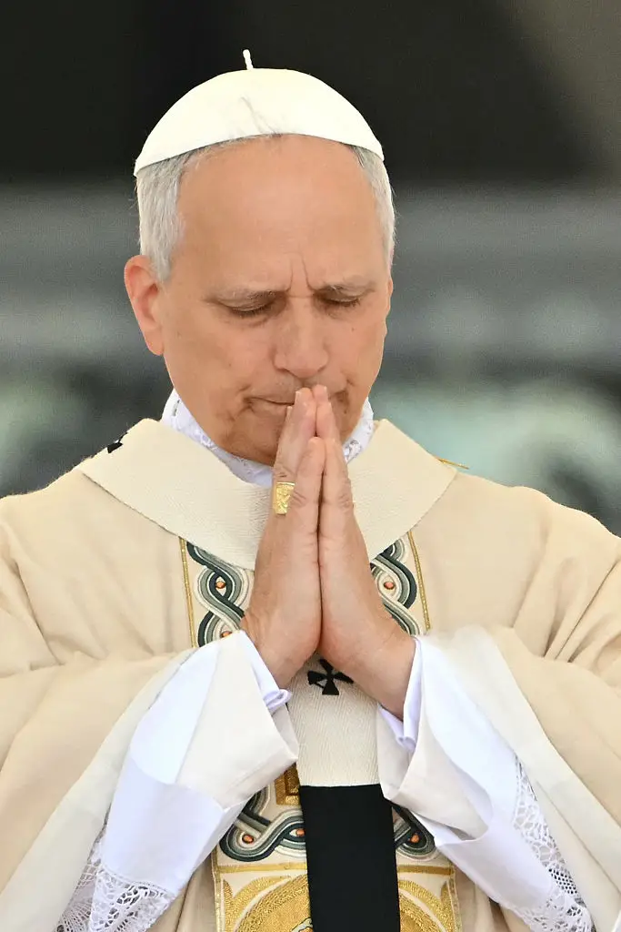 The fisherman's ring seen on Pope Leo XIV during the inaugural mass (ALBERTO PIZZOLI/AFP via Getty Images)