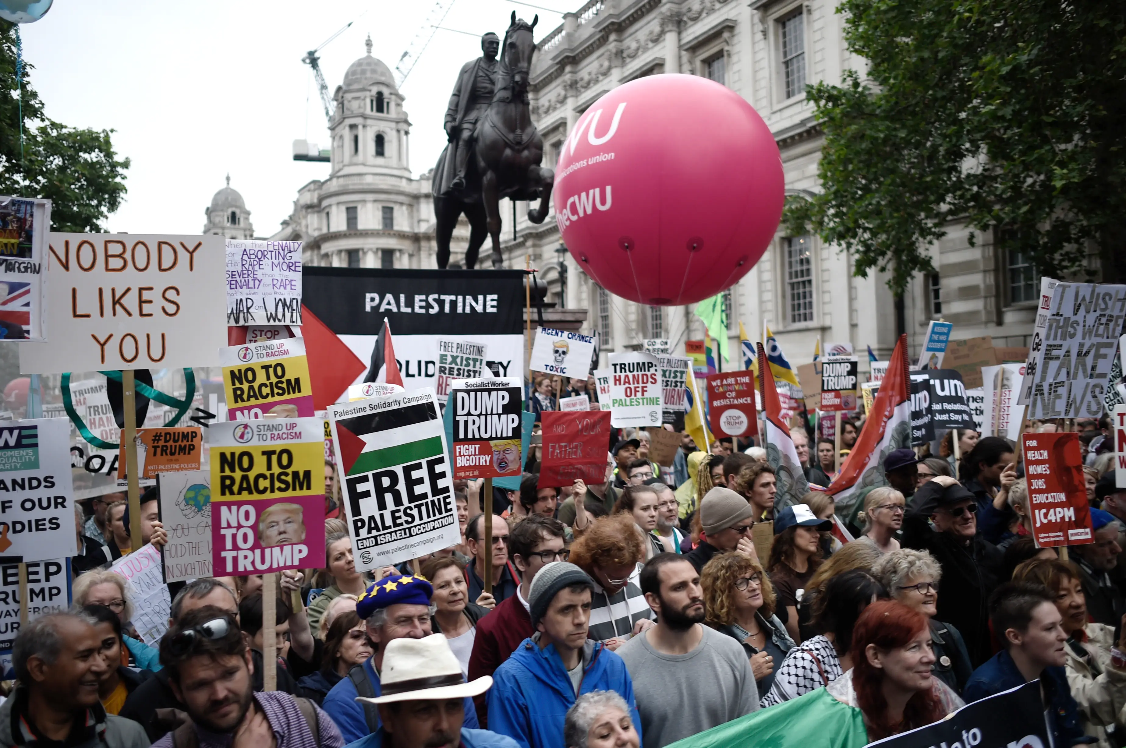 Thousands of people showed up last time Donald Trump had a state visit to the UK (Peter Summers/Getty Images)