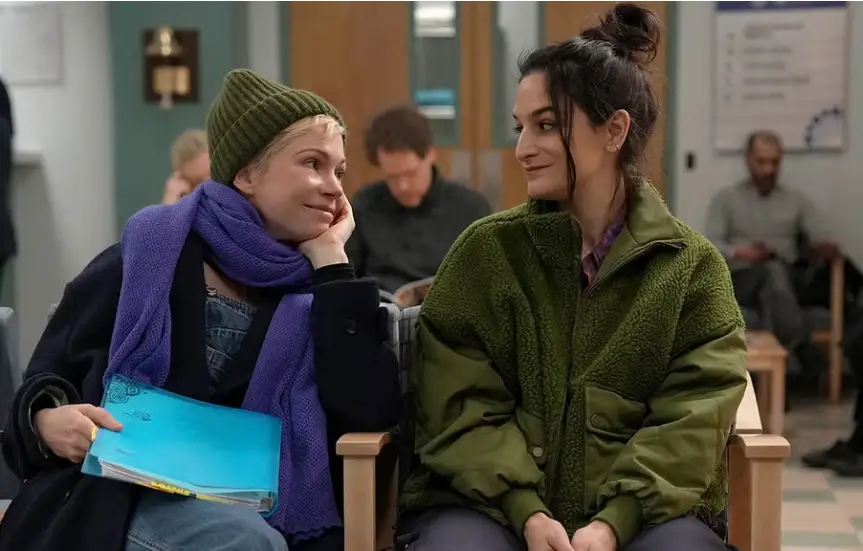 Michelle Williams and Jenny Slate star as the best friends in the new series (Hulu)