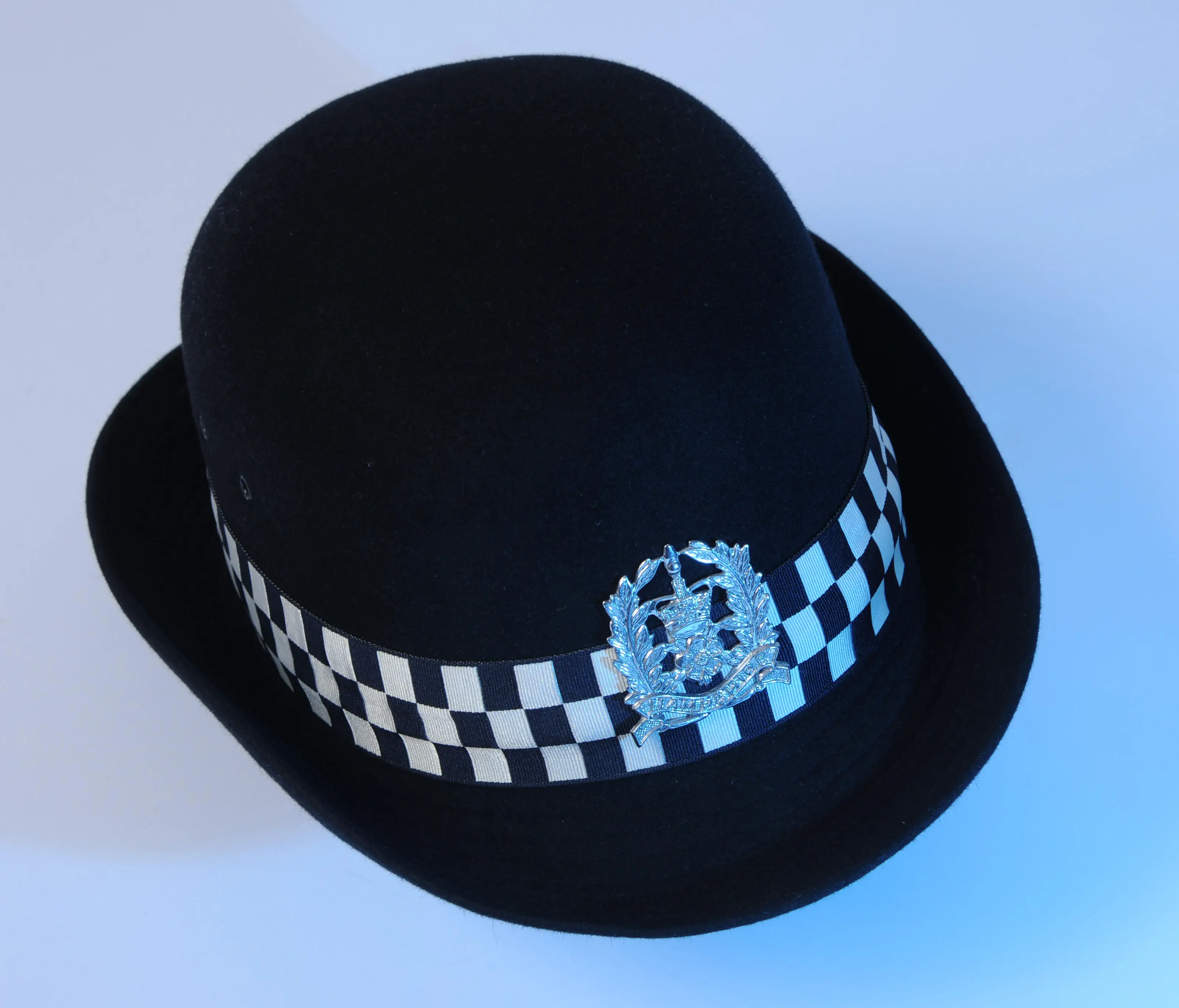 Thankfully ol' Romeo left his hat on.