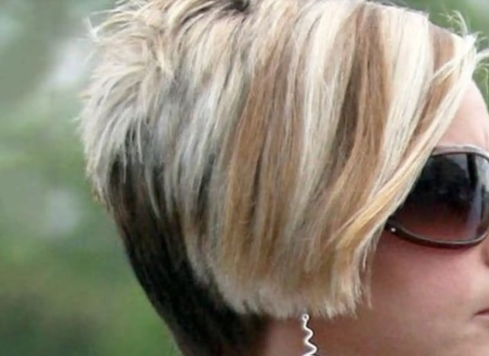 The 'Karen' haircut (X)