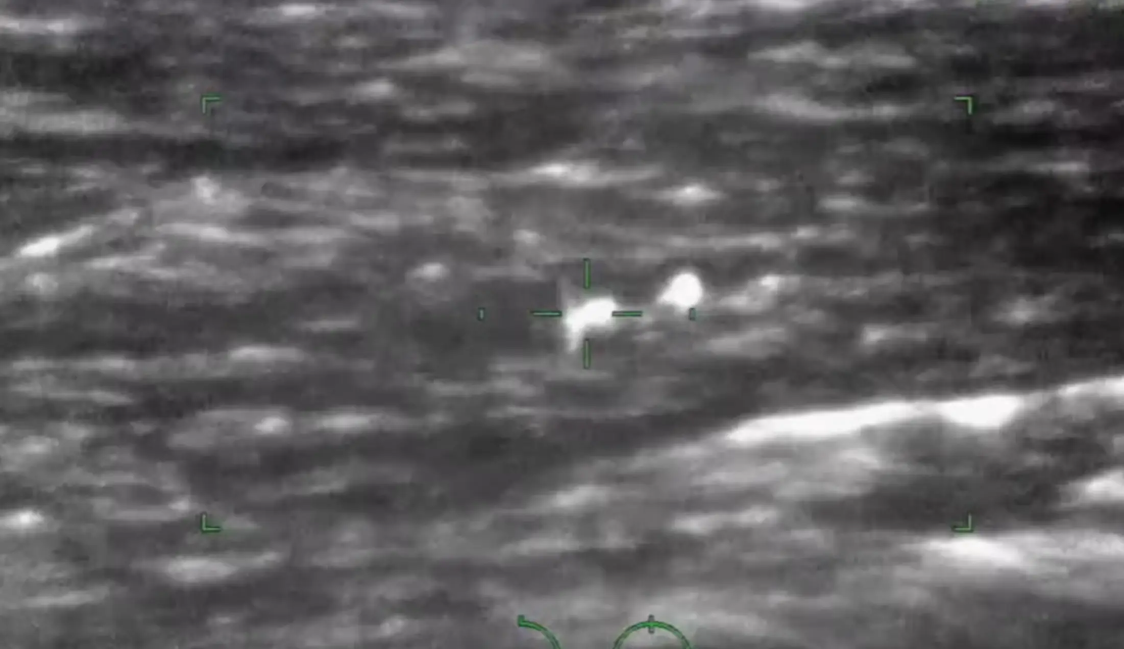 After a 36-hour search, the Makers were finally rescued after being spotted swimming in the sea by the US Coast Guard (US Coast Guard)