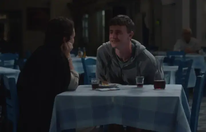 Colman and Mescal in The Lost Daughter.