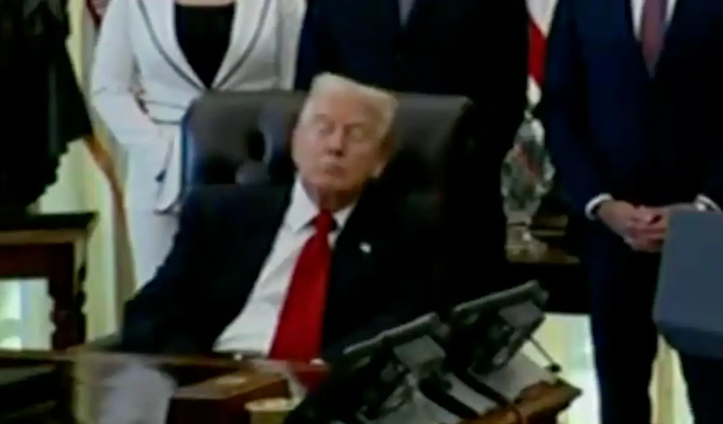 The President was seemingly caught dozing off (X)