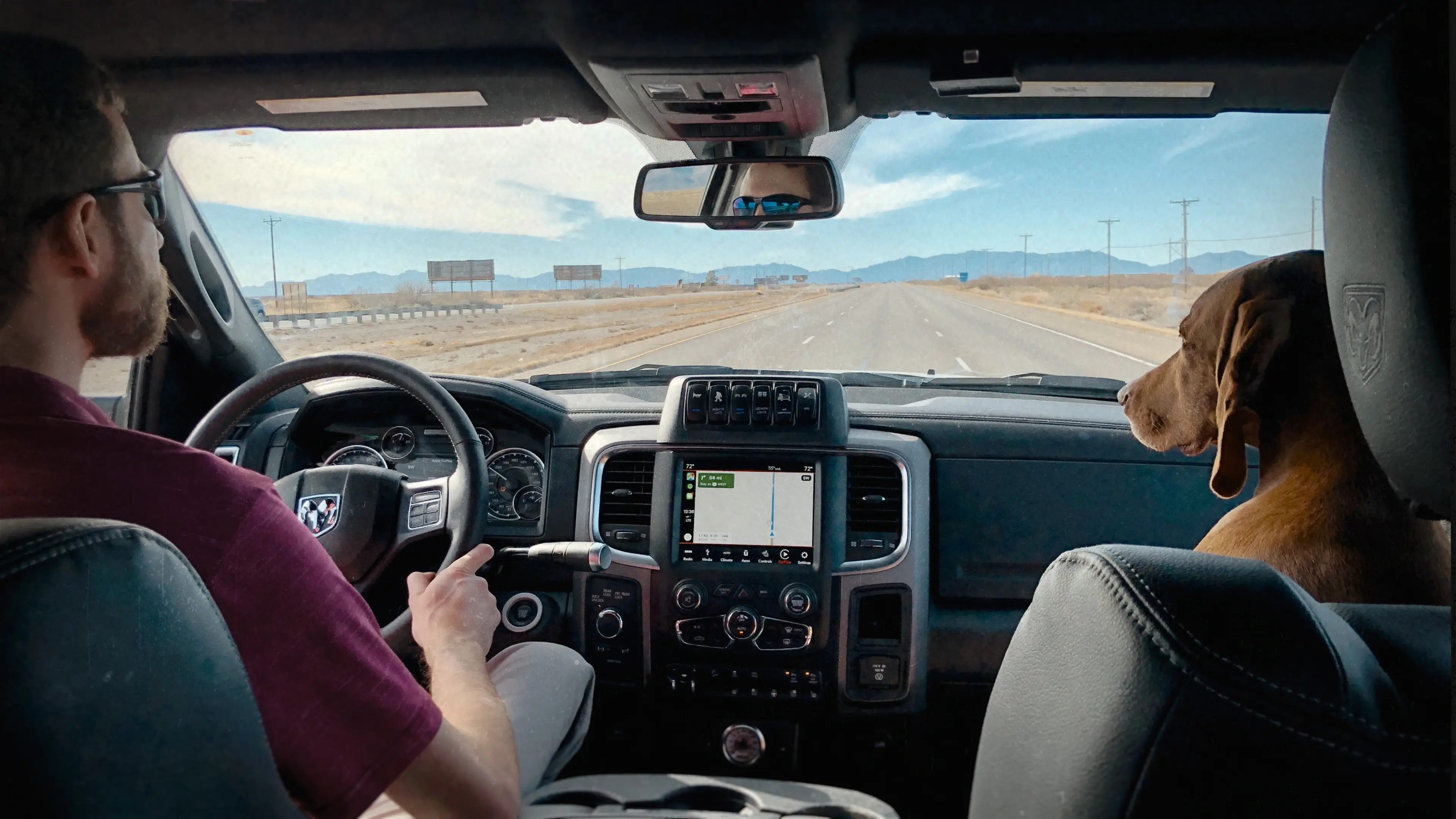 Justin Posey and his bronze-sniffing dog (Netflix)