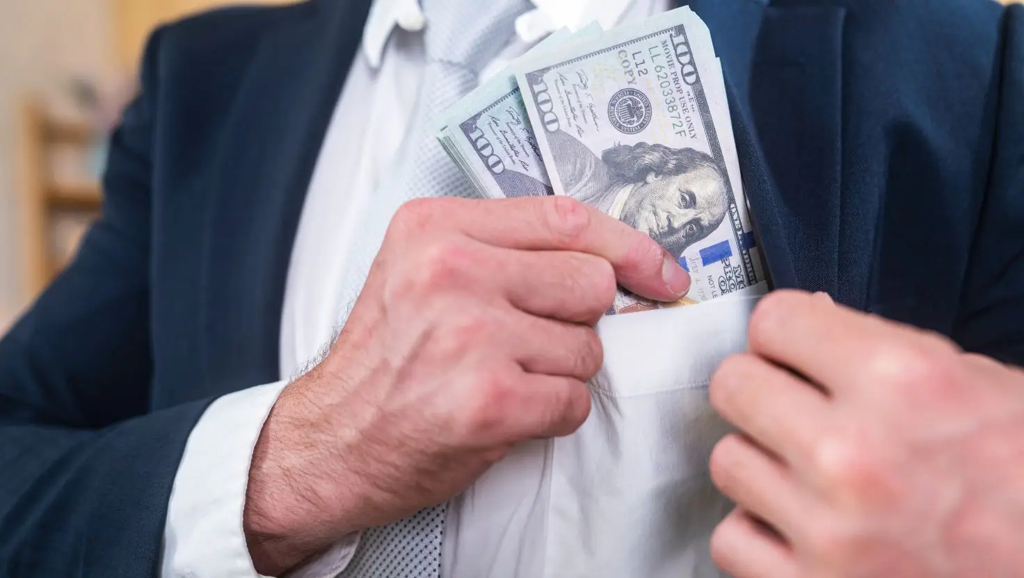 Make sure your money stays in your pocket, and doesn't enter the one owned by phone companies (Getty Stock Image)