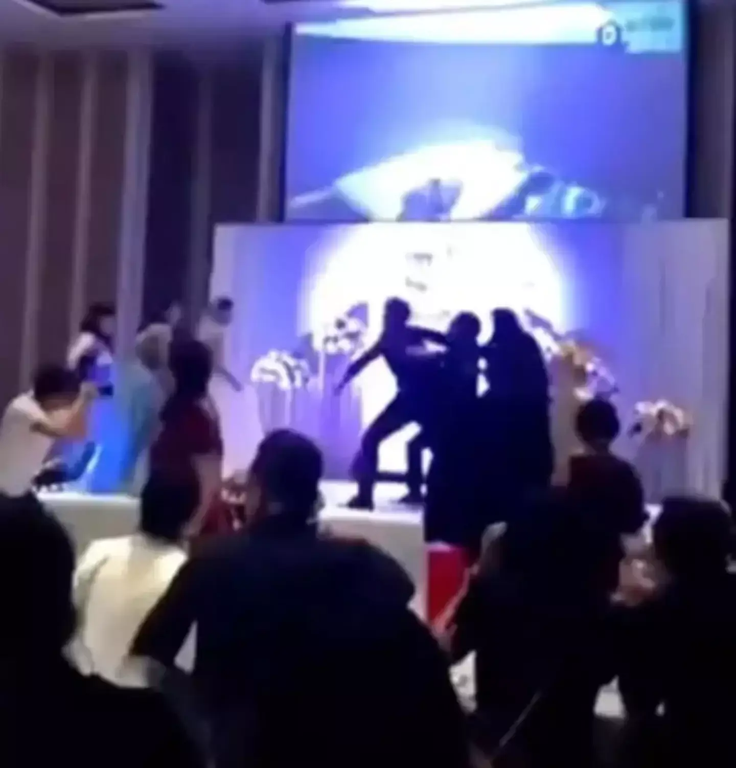 ...oh dear, the bride would appear to be having it off with her pregnant sister's husband! (Reddit)