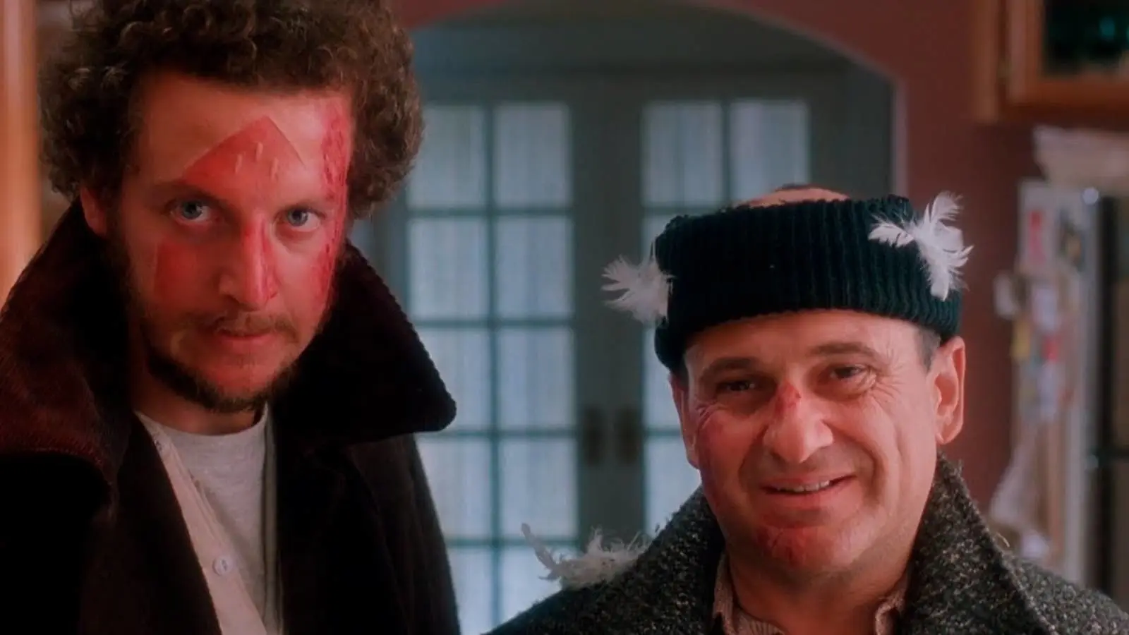 Stern (left) was one half of the iconic Wet Bandits (20th Century Studios)