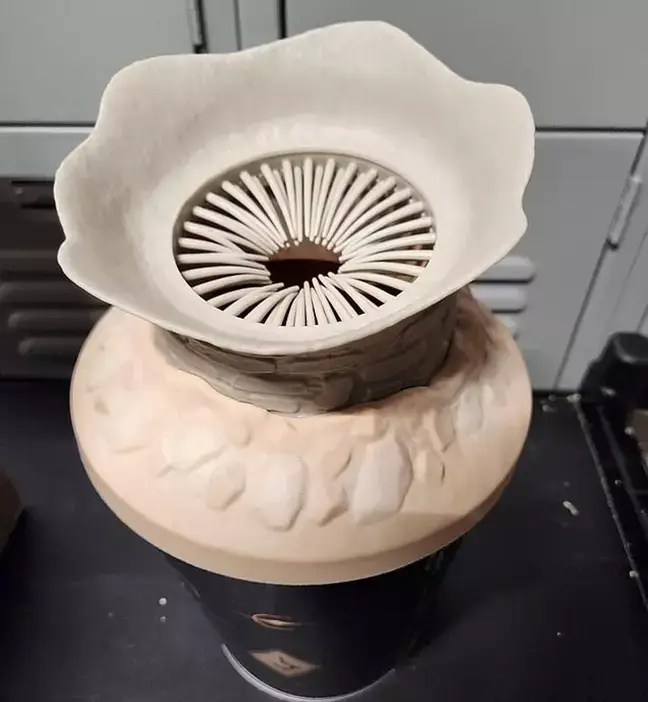 This is the Dune popcorn bucket, it looks like a sand worm AND NOTHING ELSE.