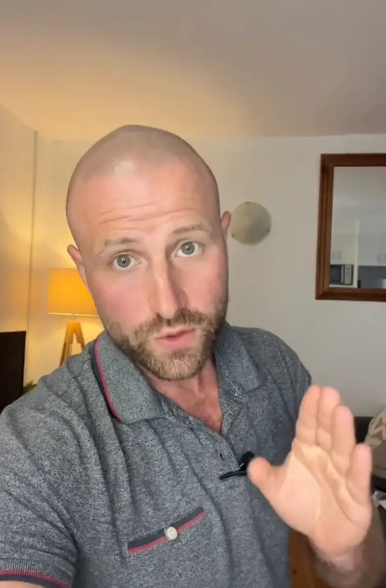 Evan shared five warning signs of an impending alcohol addiction (TikTok/evan.the.counselor)